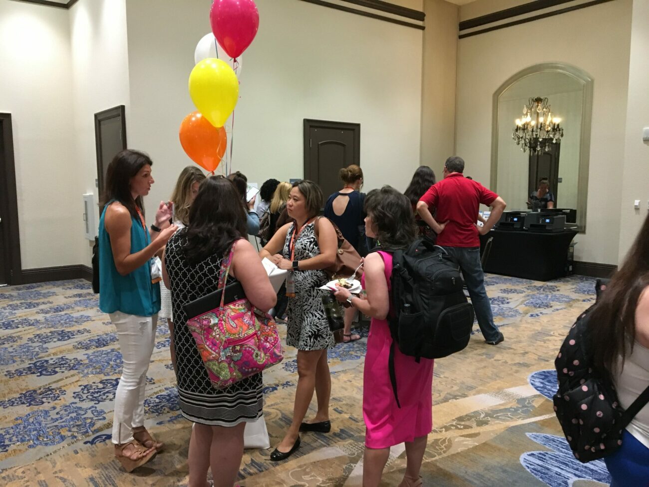 SAMPLING OPPORTUNITY: MOMSELECT SWAG SUITE SAMPLING OPPORTUNITY: MOMSELECT SWAG SUITE